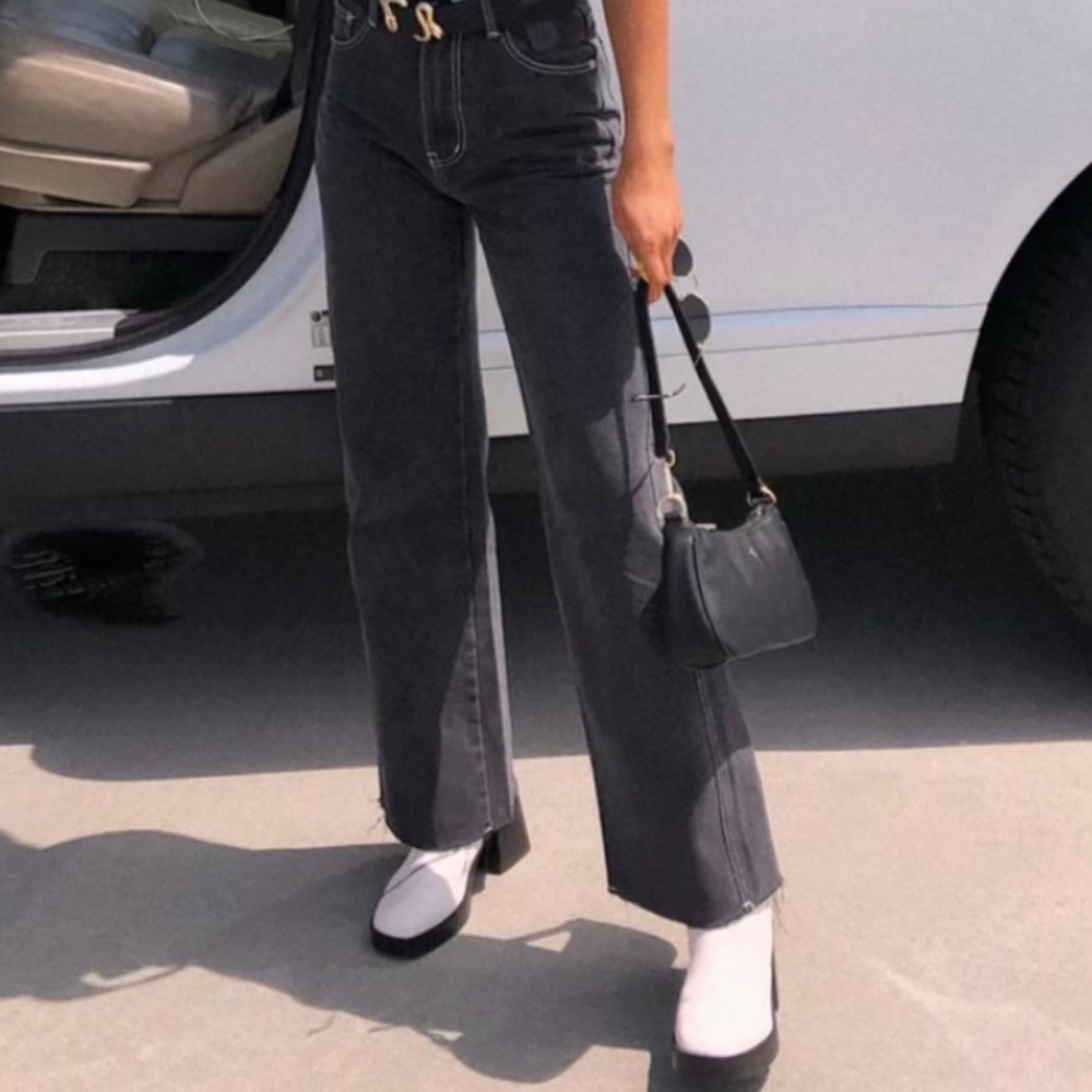 NWT!Black High waisted straight leg denim jeans.size 8.Princess Polly.Never worn
